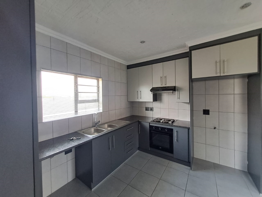 To Let 3 Bedroom Property for Rent in Halfway House Gauteng