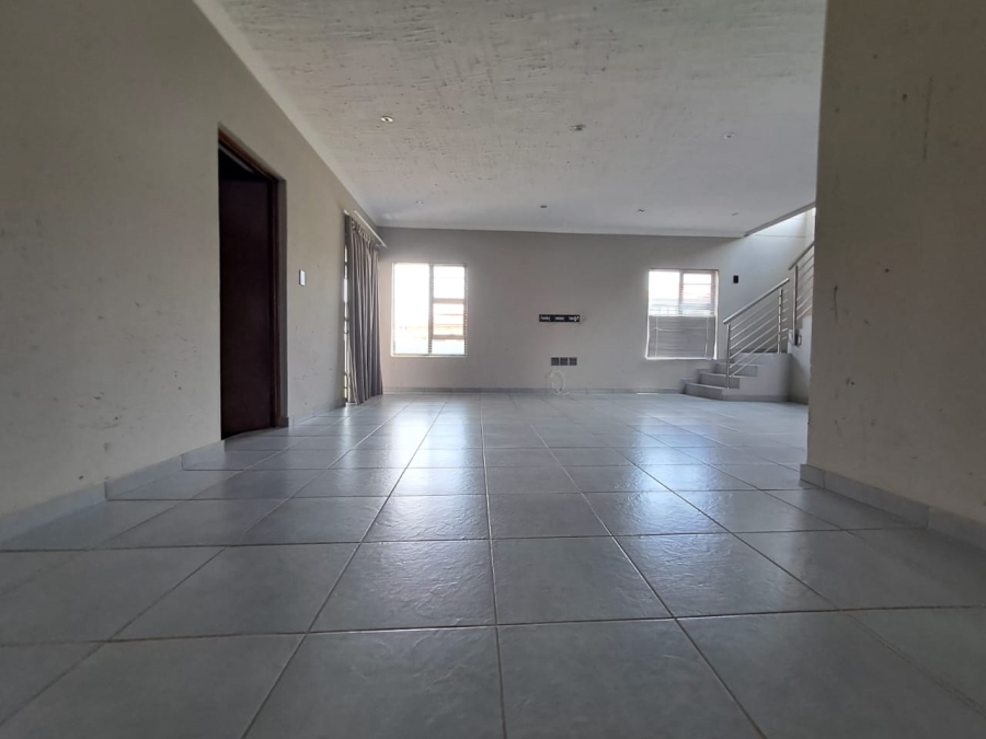 To Let 3 Bedroom Property for Rent in Halfway House Gauteng