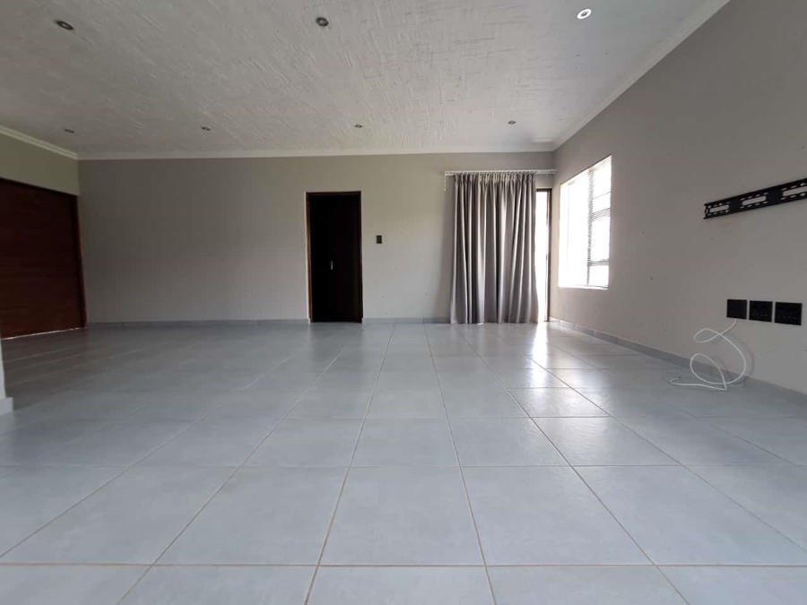 To Let 3 Bedroom Property for Rent in Halfway House Gauteng