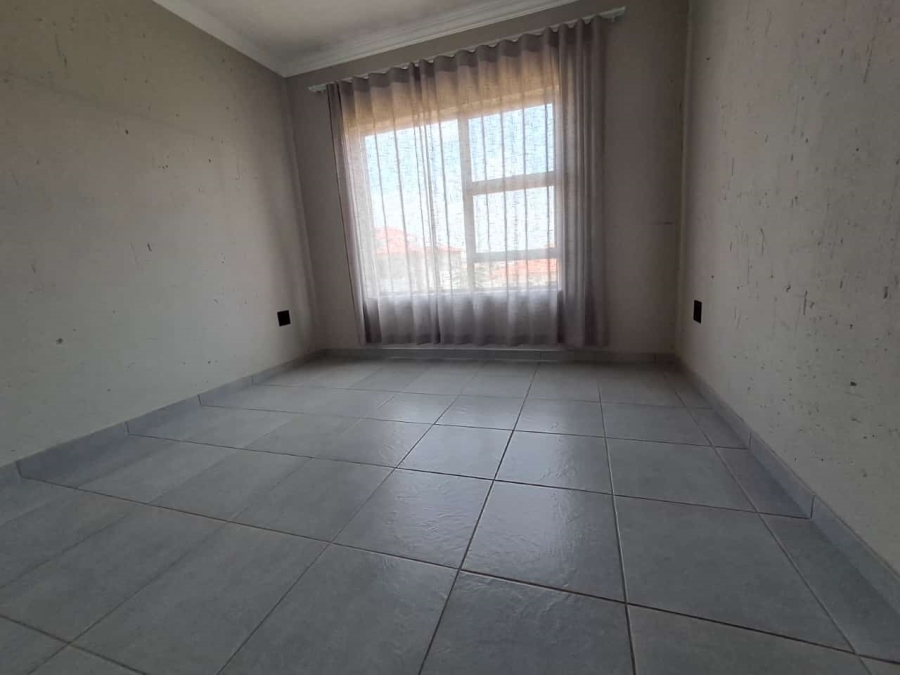 To Let 3 Bedroom Property for Rent in Halfway House Gauteng