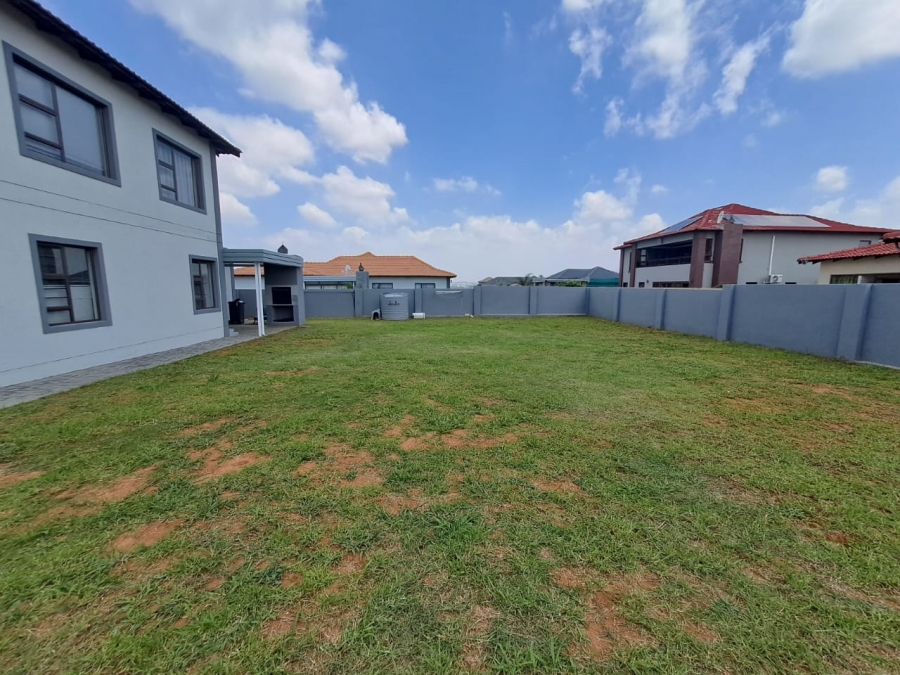 To Let 3 Bedroom Property for Rent in Halfway House Gauteng