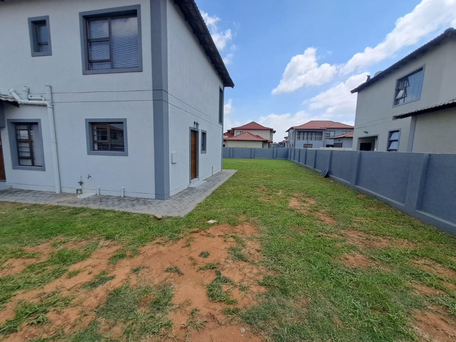 To Let 3 Bedroom Property for Rent in Halfway House Gauteng