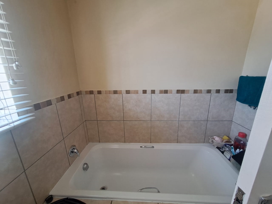 To Let 3 Bedroom Property for Rent in Kosmosdal Gauteng