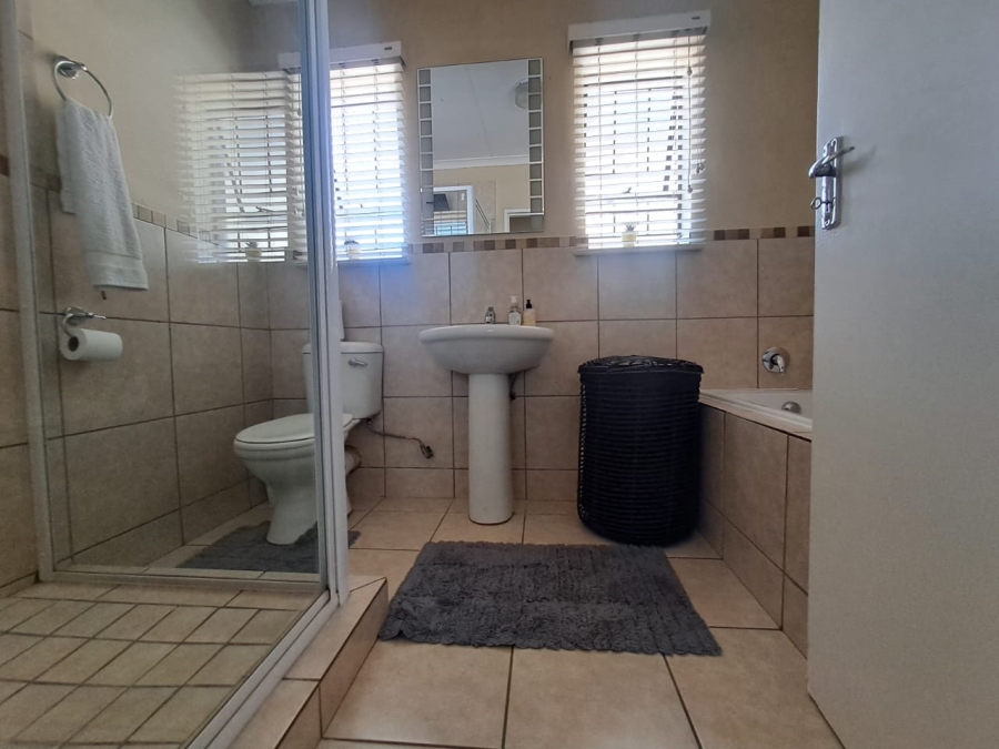 To Let 3 Bedroom Property for Rent in Kosmosdal Gauteng