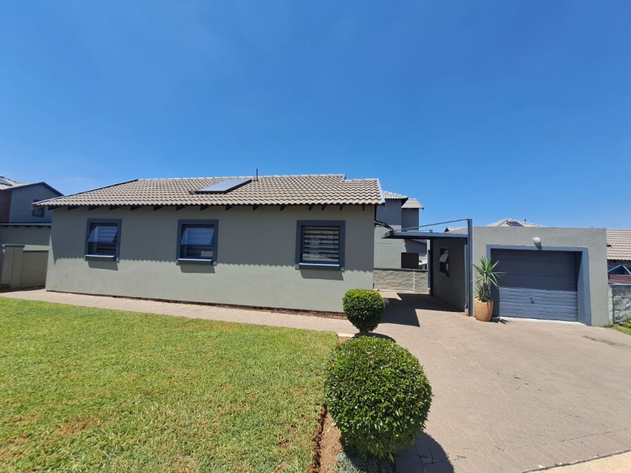 To Let 3 Bedroom Property for Rent in Kosmosdal Gauteng