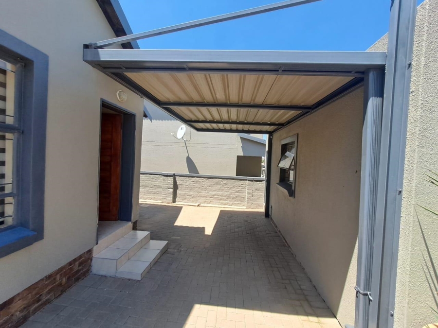 To Let 3 Bedroom Property for Rent in Kosmosdal Gauteng