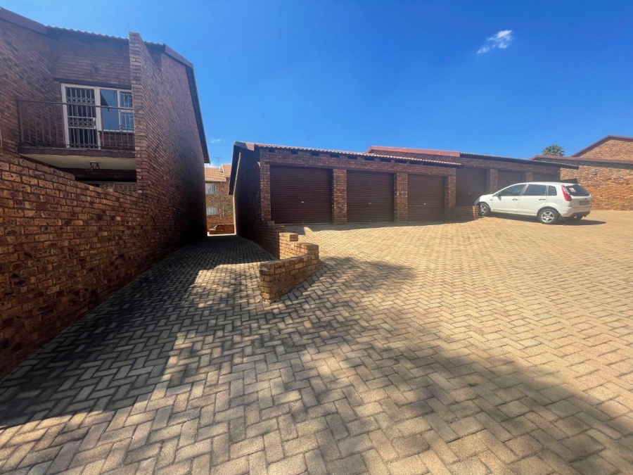 3 Bedroom Property for Sale in Birch Acres Gauteng