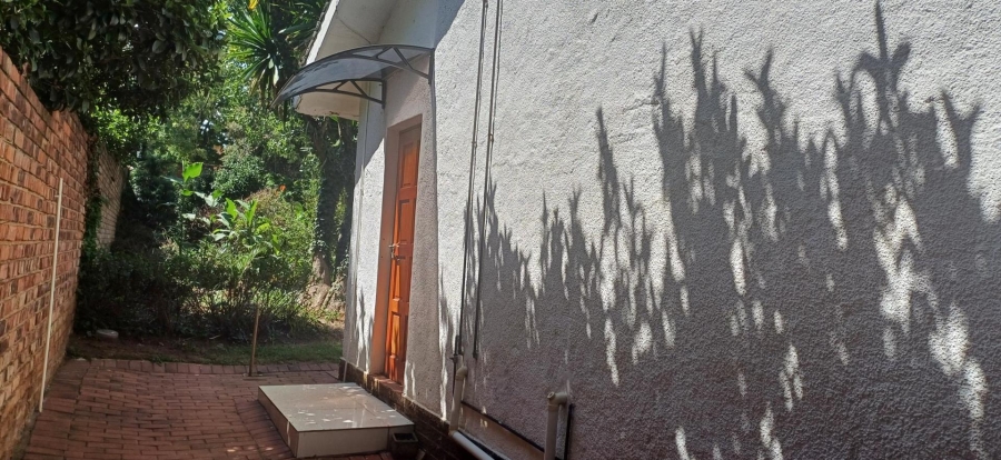 To Let 1 Bedroom Property for Rent in Emmarentia Gauteng