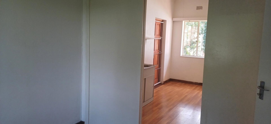 To Let 1 Bedroom Property for Rent in Emmarentia Gauteng