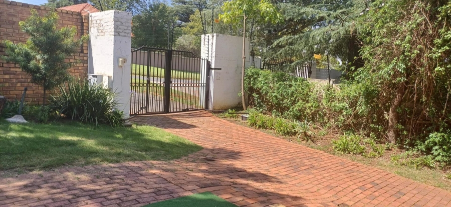 To Let 1 Bedroom Property for Rent in Emmarentia Gauteng