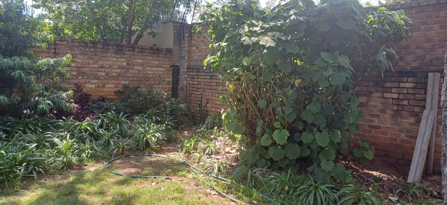 To Let 1 Bedroom Property for Rent in Emmarentia Gauteng