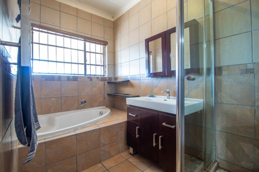 4 Bedroom Property for Sale in Sunnyridge Gauteng