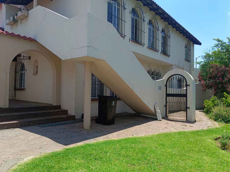 5 Bedroom Property for Sale in Alberante Gauteng