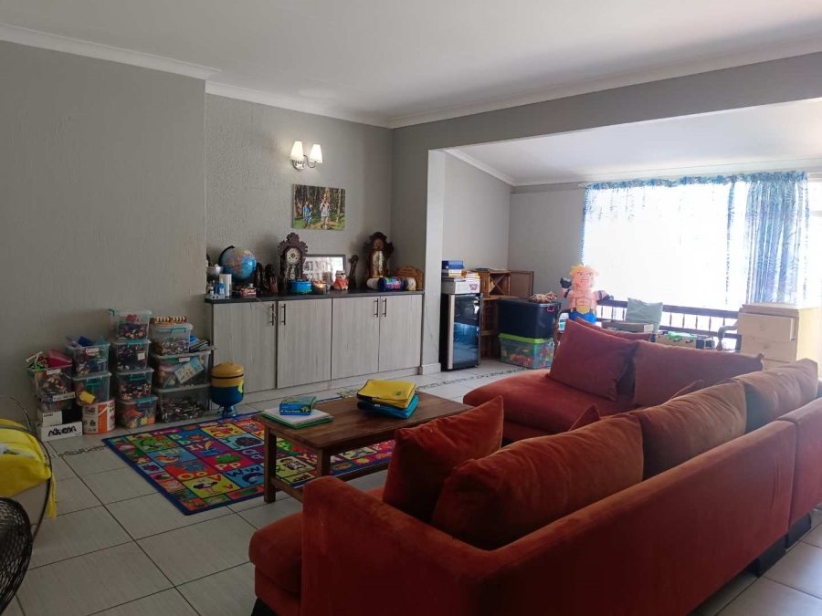 5 Bedroom Property for Sale in Alberante Gauteng