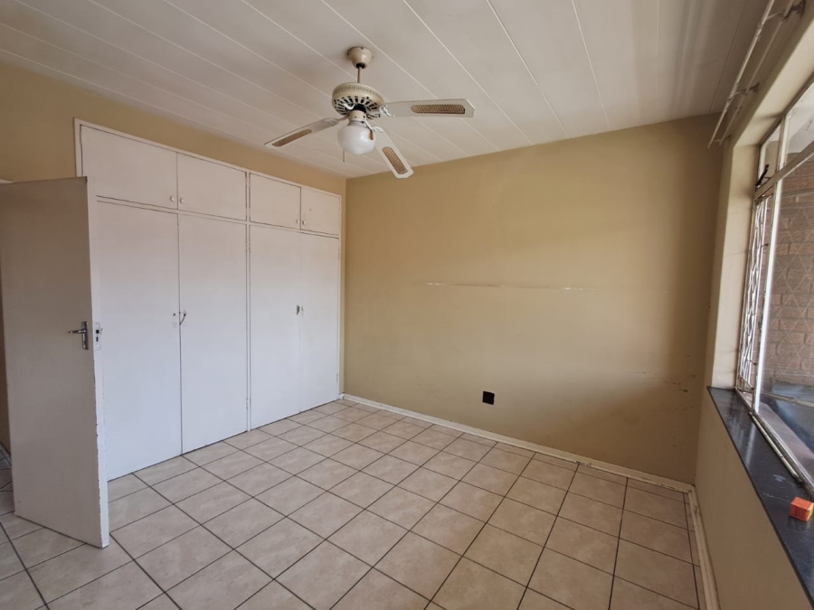 2 Bedroom Property for Sale in New Redruth Gauteng