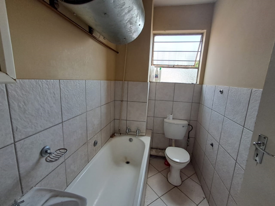 2 Bedroom Property for Sale in New Redruth Gauteng