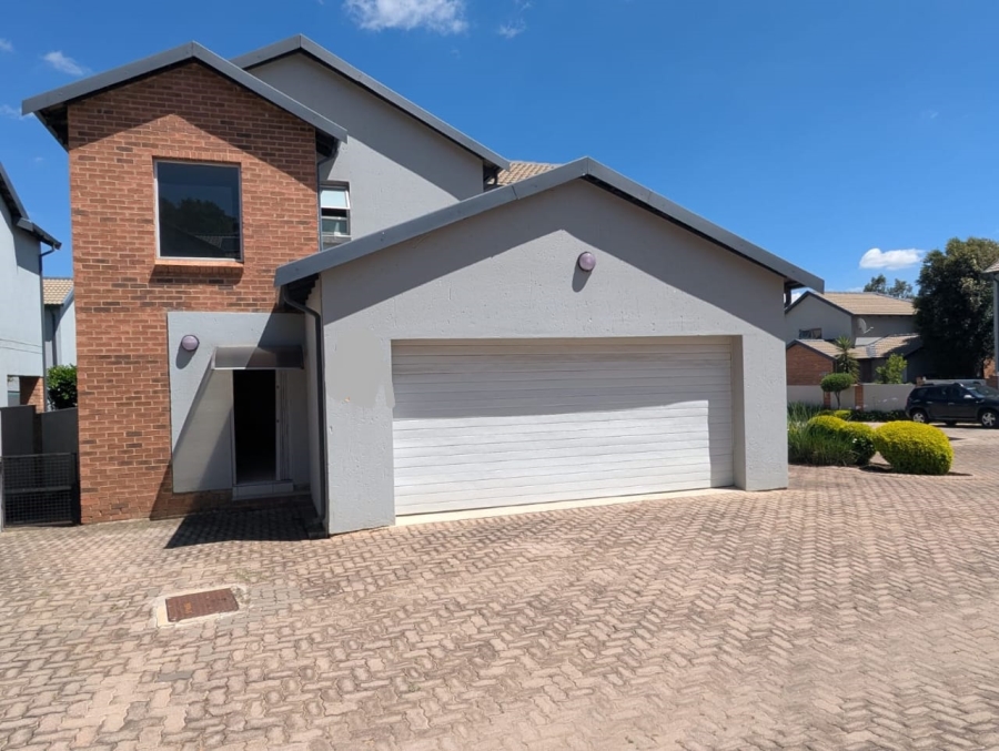 3 Bedroom Property for Sale in Honeydew Manor Gauteng