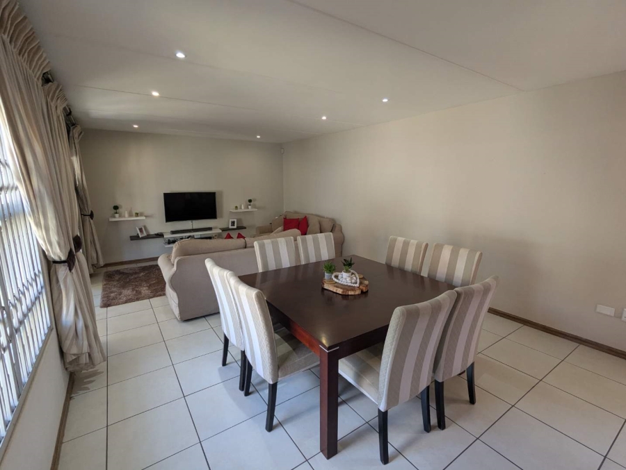 3 Bedroom Property for Sale in Honeydew Manor Gauteng