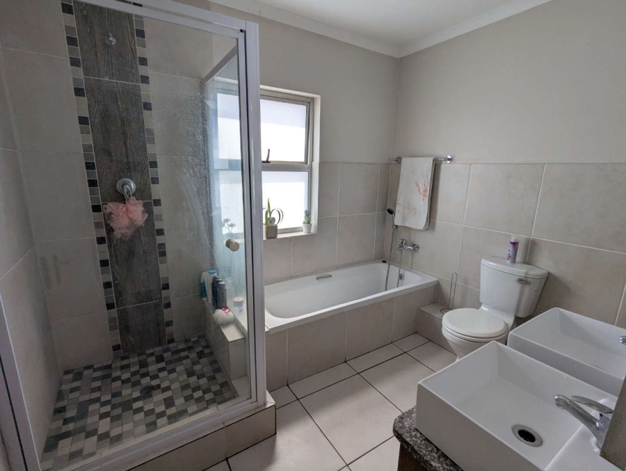 3 Bedroom Property for Sale in Honeydew Manor Gauteng