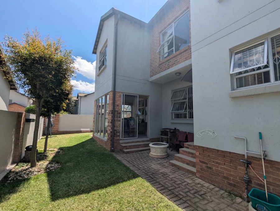 3 Bedroom Property for Sale in Honeydew Manor Gauteng