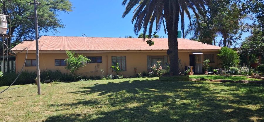 7 Bedroom Property for Sale in Rooiwal Gauteng