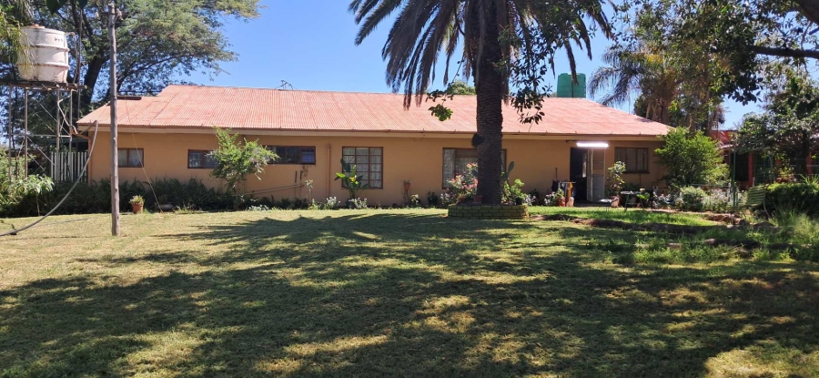 7 Bedroom Property for Sale in Rooiwal Gauteng