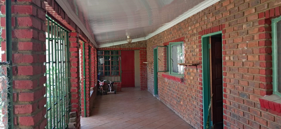 7 Bedroom Property for Sale in Rooiwal Gauteng