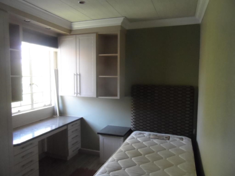 To Let 2 Bedroom Property for Rent in Groenkloof Gauteng