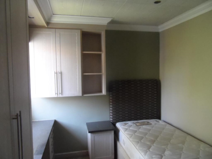 To Let 2 Bedroom Property for Rent in Groenkloof Gauteng