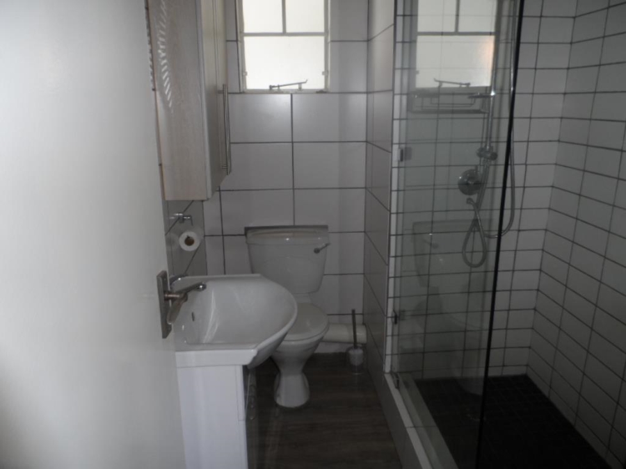 To Let 2 Bedroom Property for Rent in Groenkloof Gauteng