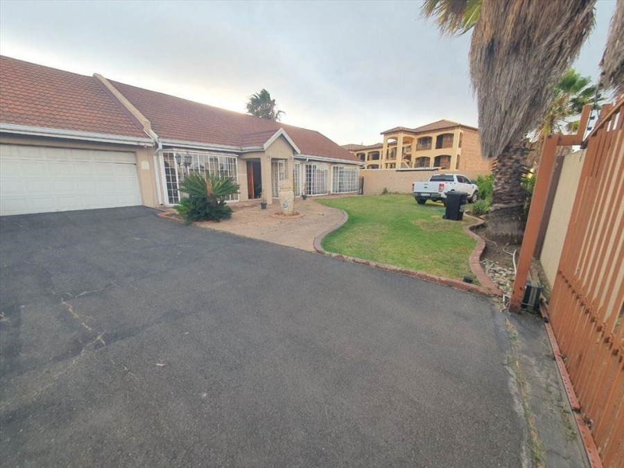 4 Bedroom Property for Sale in Parkrand Gauteng