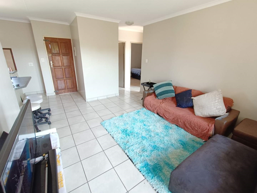 2 Bedroom Property for Sale in Die Hoewes Gauteng