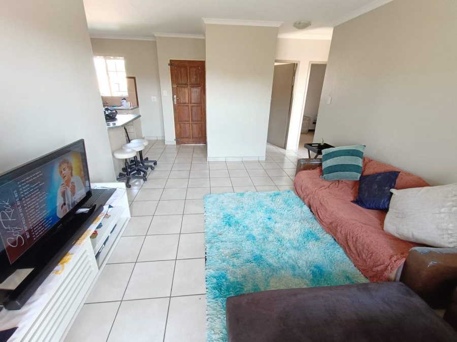 2 Bedroom Property for Sale in Die Hoewes Gauteng