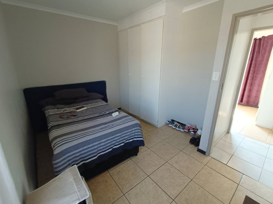 2 Bedroom Property for Sale in Die Hoewes Gauteng