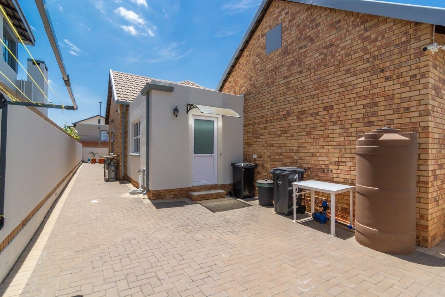 2 Bedroom Property for Sale in Homes Haven Gauteng