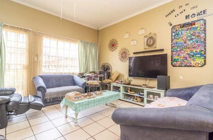 2 Bedroom Property for Sale in Robinpark Gauteng