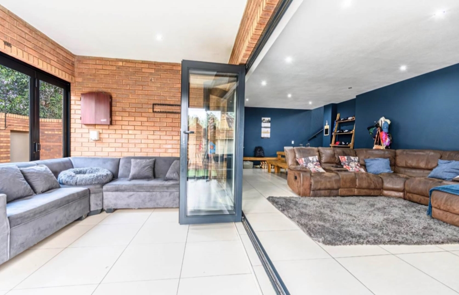 3 Bedroom Property for Sale in Brackenhurst Gauteng