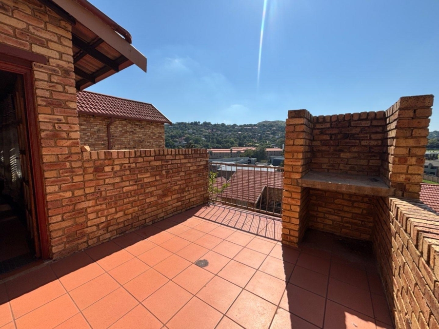 2 Bedroom Property for Sale in Helderkruin Gauteng