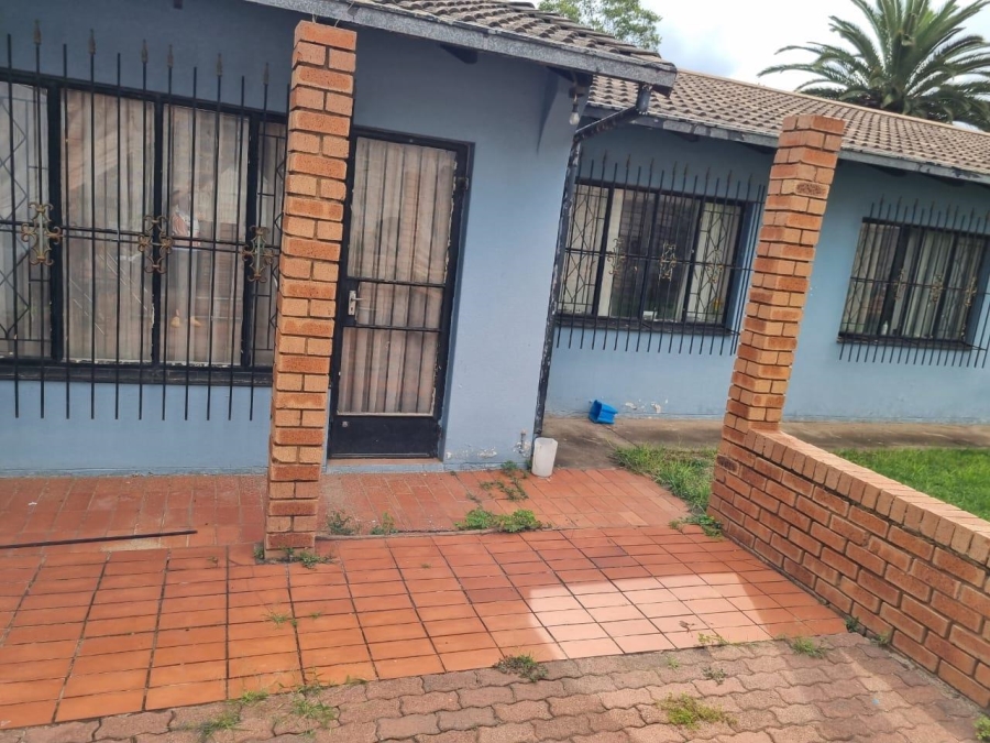 4 Bedroom Property for Sale in Noordwyk Gauteng