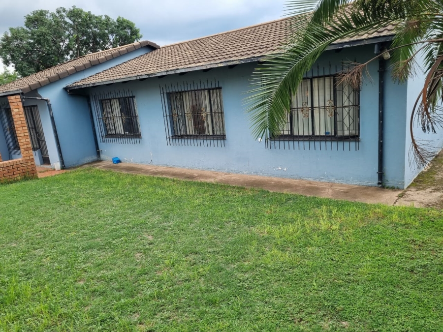 4 Bedroom Property for Sale in Noordwyk Gauteng