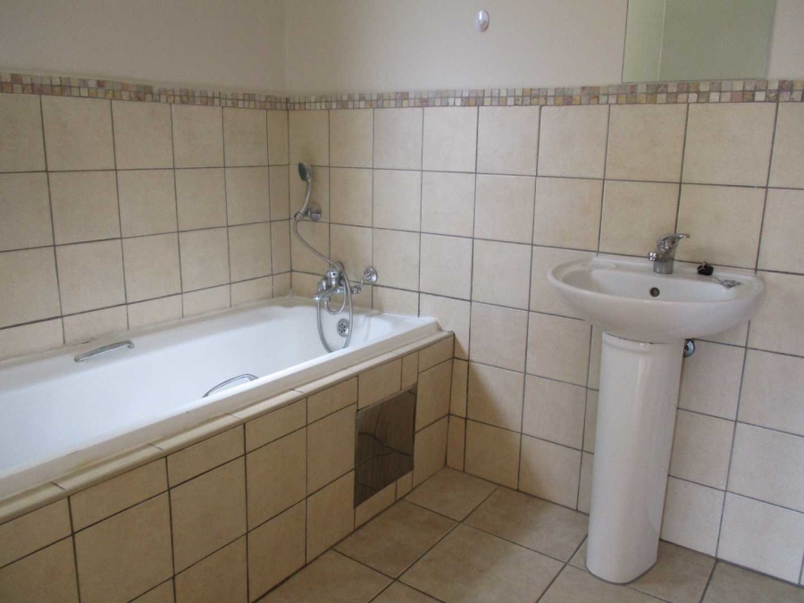 2 Bedroom Property for Sale in Erand Gardens Gauteng