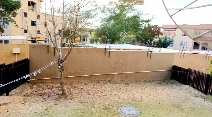 2 Bedroom Property for Sale in Erand Gardens Gauteng