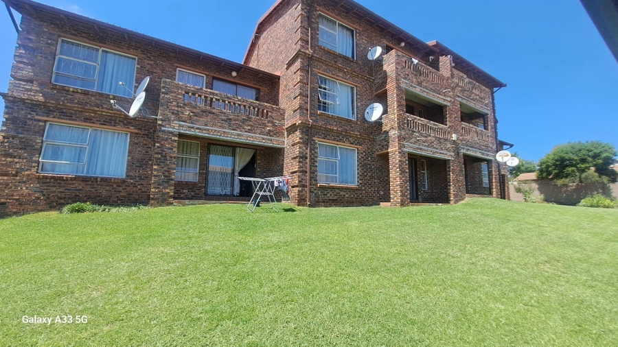 2 Bedroom Property for Sale in Buccleuch Gauteng