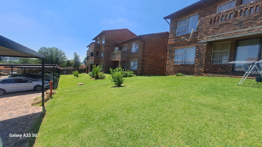 2 Bedroom Property for Sale in Buccleuch Gauteng