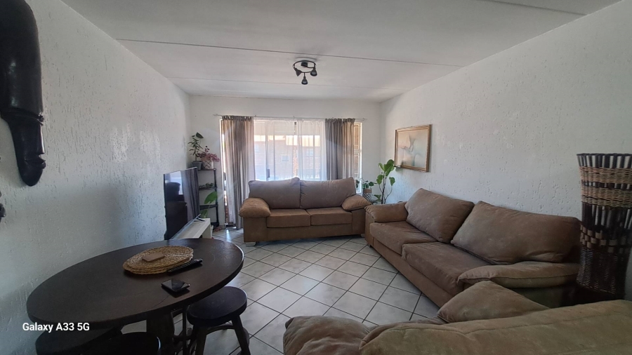 2 Bedroom Property for Sale in Buccleuch Gauteng