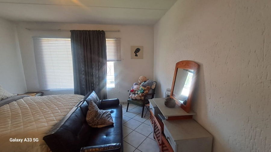 2 Bedroom Property for Sale in Buccleuch Gauteng