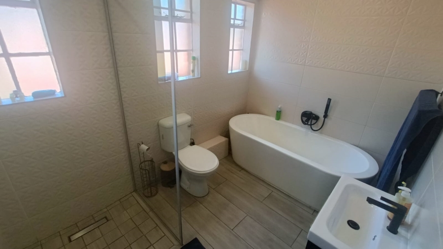 3 Bedroom Property for Sale in Hennopspark Gauteng