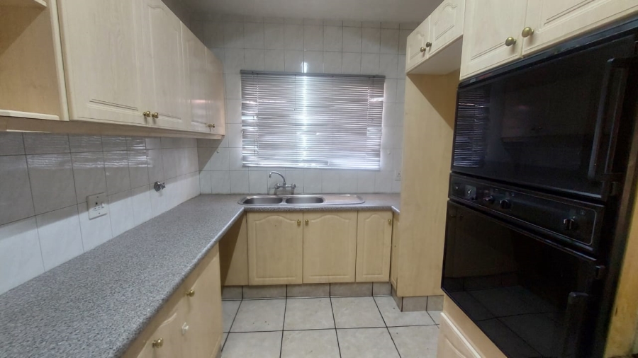 2 Bedroom Property for Sale in New Redruth Gauteng