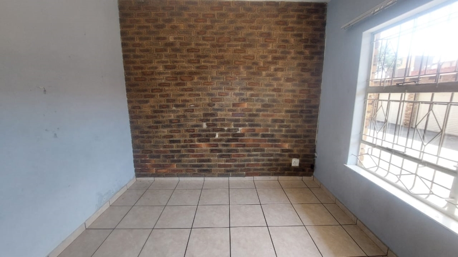 2 Bedroom Property for Sale in New Redruth Gauteng