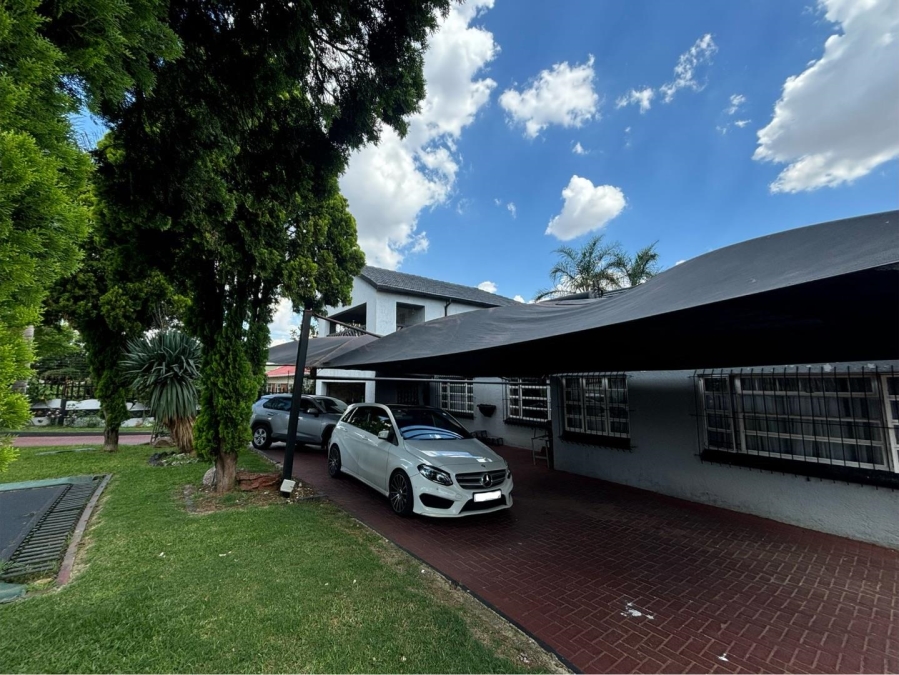 7 Bedroom Property for Sale in Horison Gauteng